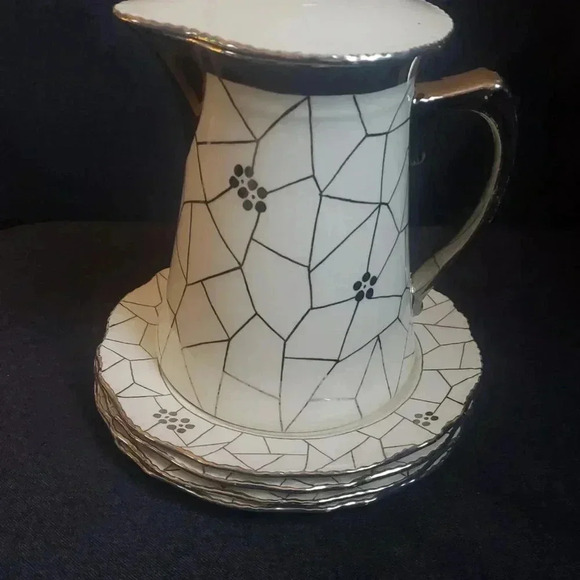 Tea Pot and Desert Plate Set - Picture 2 of 13